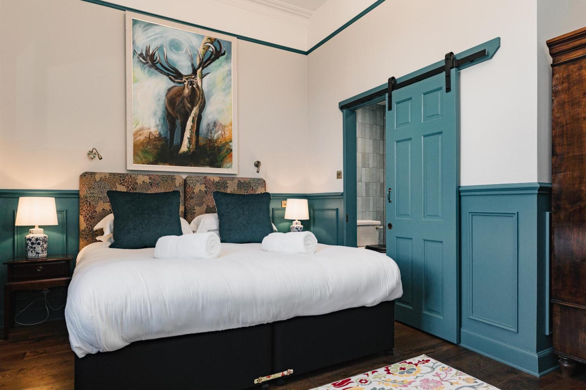 Coorie Inn Restaurant And Rooms Crieff Room photo