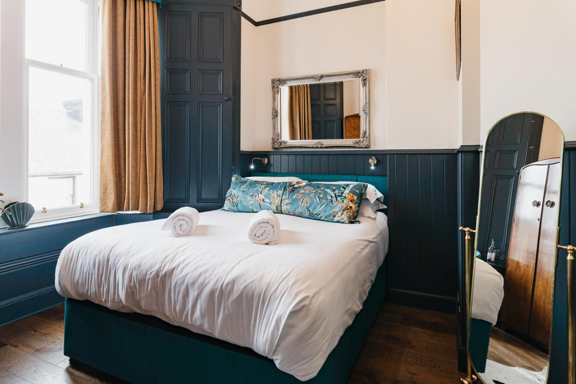 Coorie Inn Restaurant And Rooms Crieff Room photo